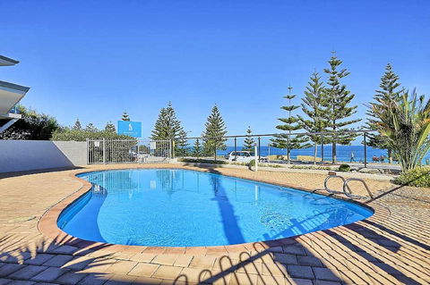 Beachfront @ Scarbs - VIC Tourism 12