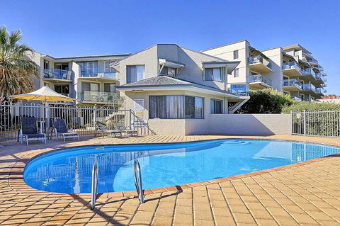 Beachfront @ Scarbs - VIC Tourism 5