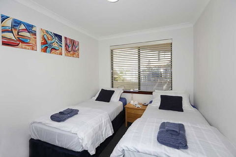 Beachfront @ Scarbs - VIC Tourism 8
