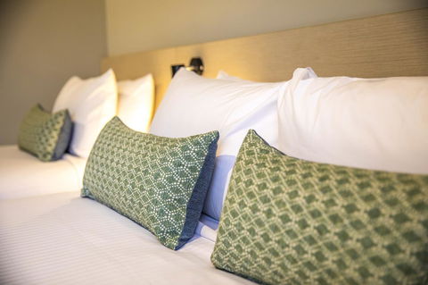 Nightcap At Wintersun Hotel - VIC Tourism 1