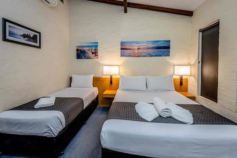 Nightcap At Wintersun Hotel - VIC Tourism 20