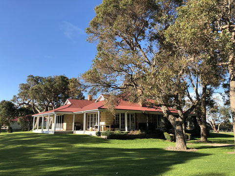 Caves Road Guest Houses - VIC Tourism 4
