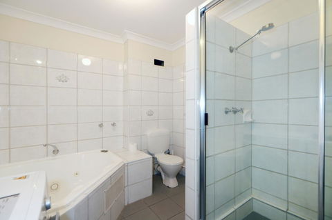 West Beach Lagoon 114 â€“ Ocean Views - VIC Tourism 10