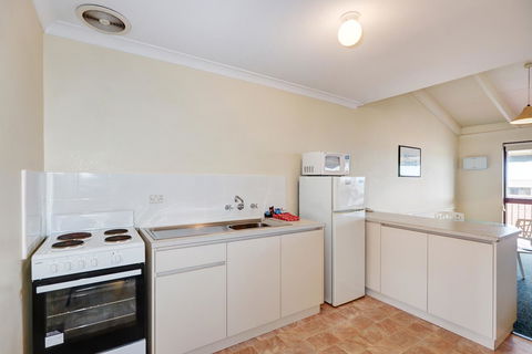 West Beach Lagoon 114 â€“ Ocean Views - VIC Tourism 5