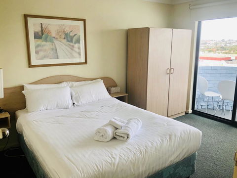 West Beach Lagoon 114 â€“ Ocean Views - VIC Tourism 6