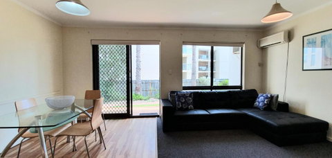 West Beach Lagoon 208 â€“ Great Value! - VIC Tourism 4