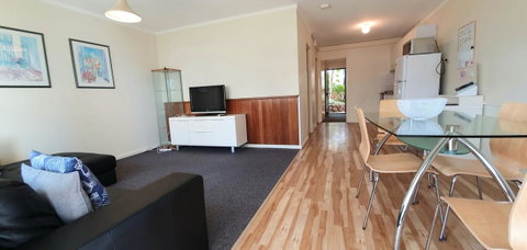 West Beach Lagoon 208 â€“ Great Value! - VIC Tourism 5