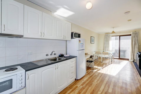 West Beach Lagoon 208 â€“ Great Value! - VIC Tourism 12