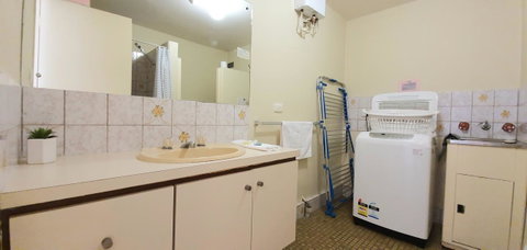 West Beach Lagoon 208 â€“ Great Value! - VIC Tourism 8
