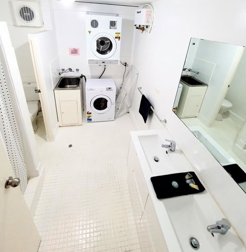 West Beach Lagoon 107 - Great Value - VIC Tourism 9