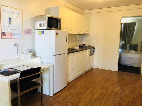 West Beach Lagoon 107 - Great Value - VIC Tourism 10