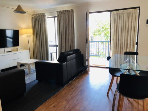 West Beach Lagoon 107 - Great Value - VIC Tourism 7