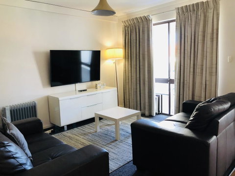 West Beach Lagoon 107 - Great Value - VIC Tourism 6