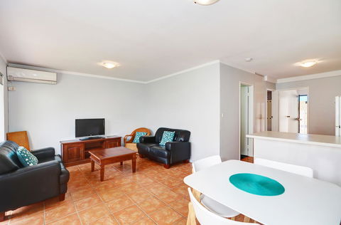 West Beach Lagoon 204 â€“ Ground Floor - VIC Tourism 11