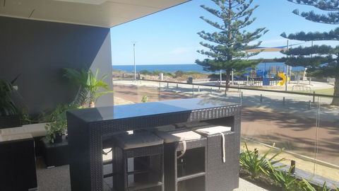 Mandurah Beach Front Apartment - VIC Tourism 0
