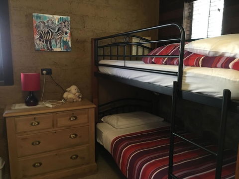 Kangaroo Valley Cottage - VIC Tourism 5