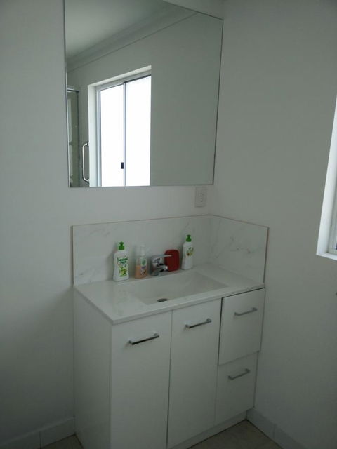 DIANELLA Budget Rooms Happy Place To Stay - VIC Tourism 11