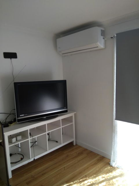 DIANELLA Budget Rooms Happy Place To Stay - VIC Tourism 32