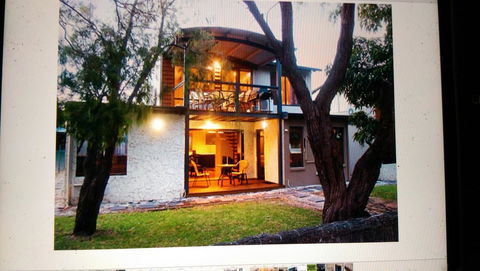 Dunsborough Luxury Villa - VIC Tourism 0