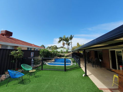 The Entertainer - VIC Tourism 3