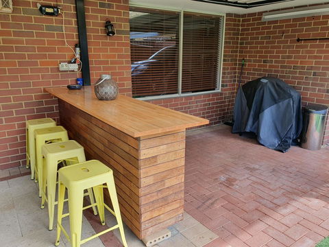 The Entertainer - VIC Tourism 1