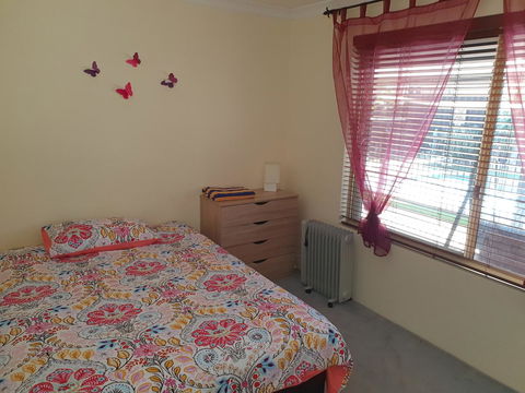 The Entertainer - VIC Tourism 16