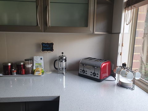 The Entertainer - VIC Tourism 9