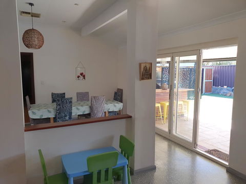 The Entertainer - VIC Tourism 13