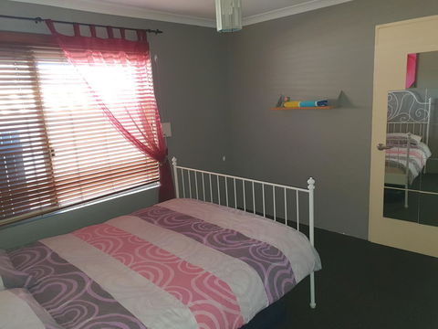 The Entertainer - VIC Tourism 14