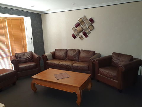 The Entertainer - VIC Tourism 21