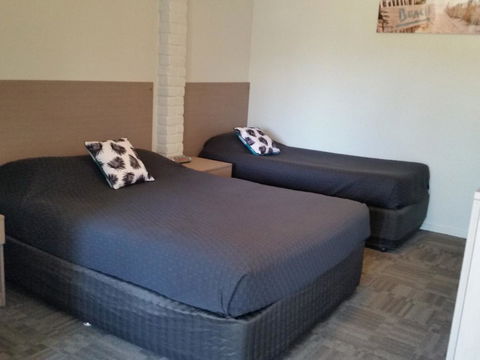 Mandurah Foreshore Motel - VIC Tourism 7