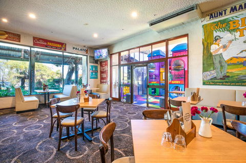 Nightcap At Wanneroo Tavern - VIC Tourism 6