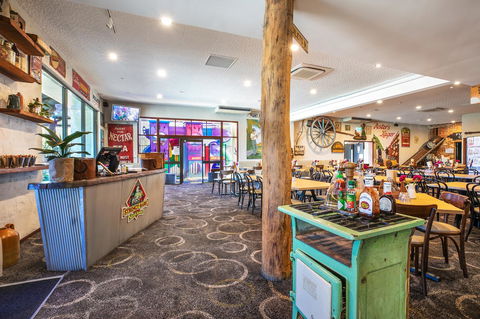 Nightcap At Wanneroo Tavern - VIC Tourism 9