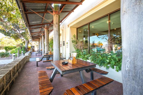 Nightcap At Wanneroo Tavern - VIC Tourism 10