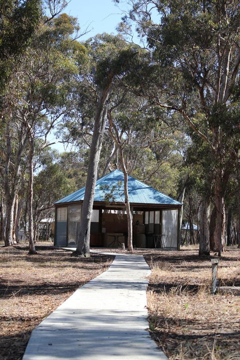Kendenup Cottages And Lodge - VIC Tourism 27