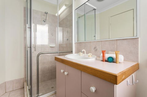 Como South Perth Villa - VIC Tourism 5