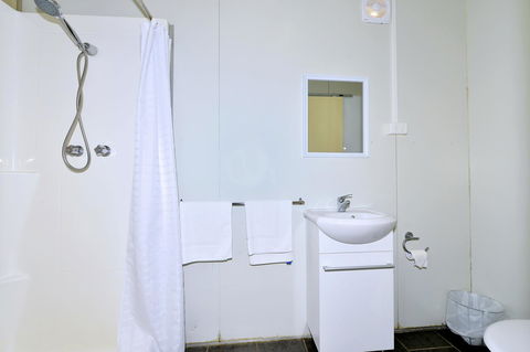 Mandurah Coastal Holiday Park - VIC Tourism 24