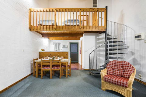 Cottesloe Beach Chalets - VIC Tourism 30