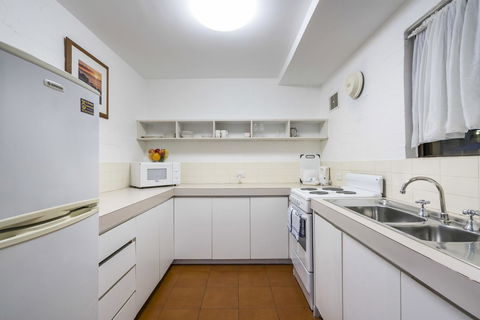 Cottesloe Beach Chalets - VIC Tourism 41