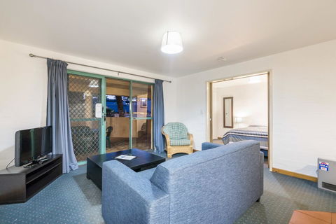 Cottesloe Beach Chalets - VIC Tourism 42