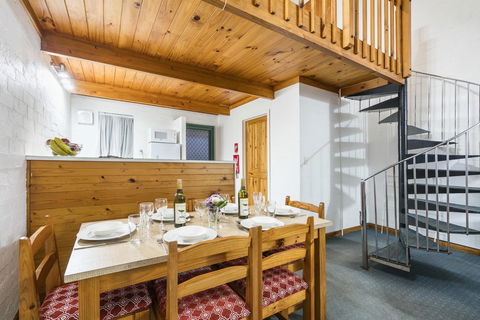 Cottesloe Beach Chalets - VIC Tourism 29