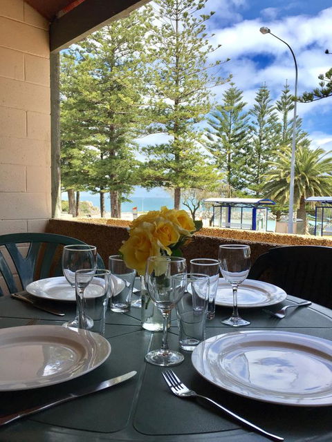 Cottesloe Beach Chalets - VIC Tourism 1