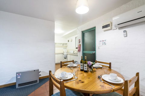 Cottesloe Beach Chalets - VIC Tourism 36