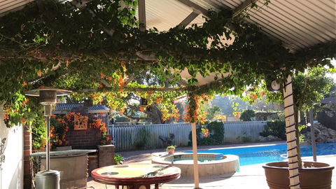 Swan Valley Rest Cottage - VIC Tourism 0