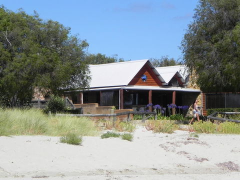 Beach House Dunsborough - VIC Tourism 9