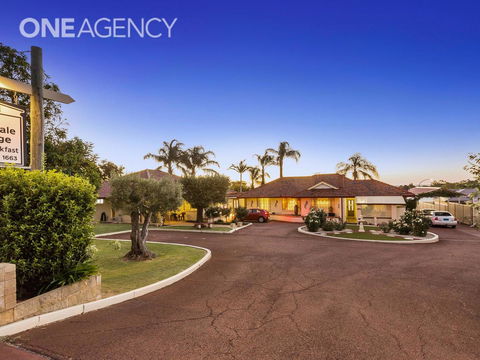 Armadale Cottage Bed & Breakfast - VIC Tourism 13