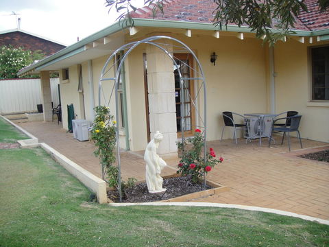 Armadale Cottage Bed & Breakfast - VIC Tourism 35