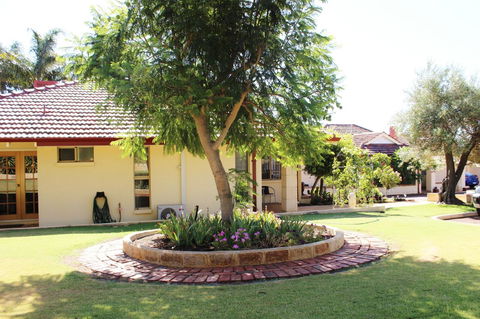 Armadale Cottage Bed & Breakfast - VIC Tourism 38