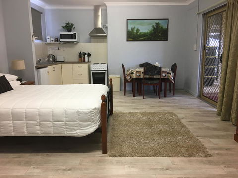 Armadale Cottage Bed & Breakfast - VIC Tourism 7