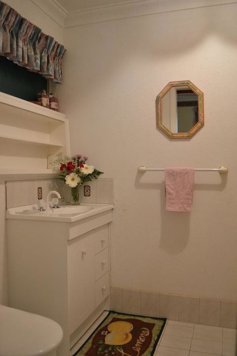 Palms Bed & Breakfast - VIC Tourism 18